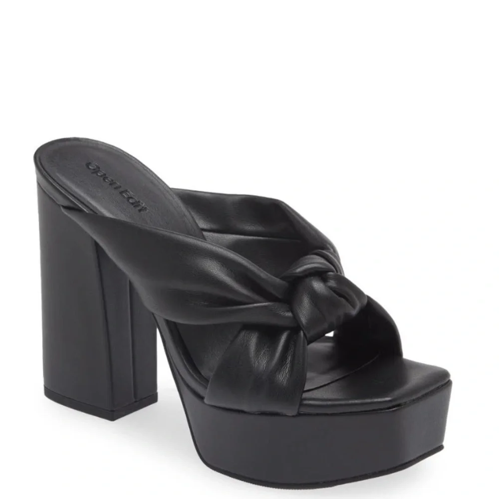 NEW! Black Kaia Knot Platform Sandal - Size 7.5 🚙